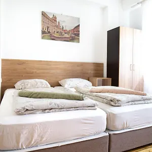 2* Affittacamere En-suite Rooms: Novа In Center